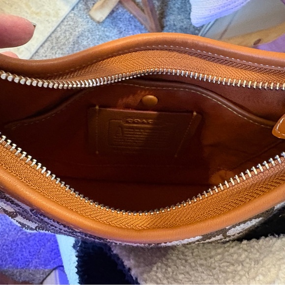 Coach Crystal Signature Jacquard edition NWT - Picture 7 of 9